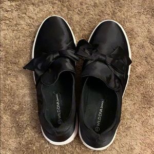 Wild Diva Slip Ons Size 9 Black